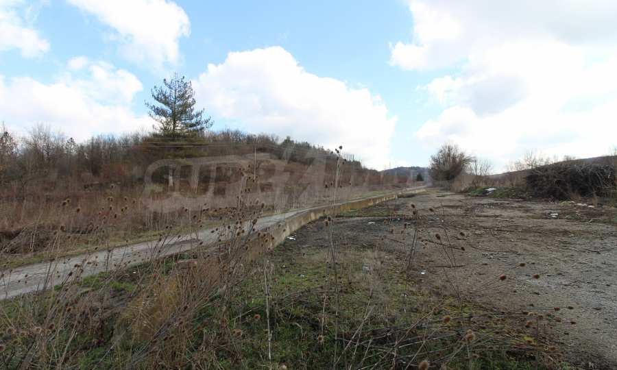 Baugrundst&uuml;ck f&uuml;r Industriebau in der Stadt Strazhitsa