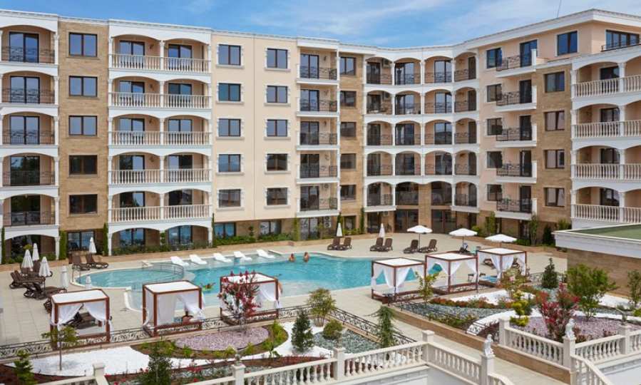 Apartment mit einem Schlafzimmer in einem Komplex mit Annehmlichkeiten