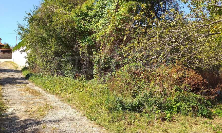 УПИ в село на 5 км от язовир " Йовковци "