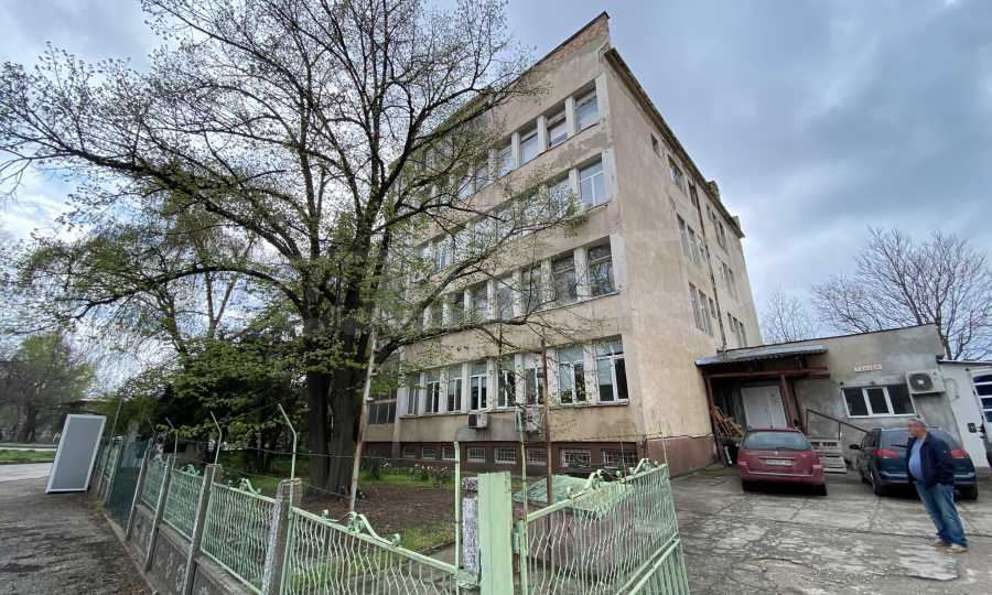 Просторни помещения за бизнес с отлична локация