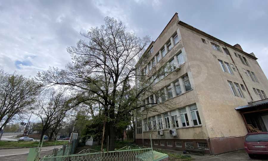 Просторни помещения за бизнес с отлична локация