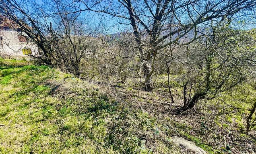 УПИ с чудесна панорамна гледка в Троянския Балкан 