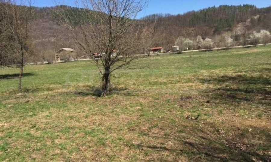Земя за жилищно строителство близо до град Априлци 
