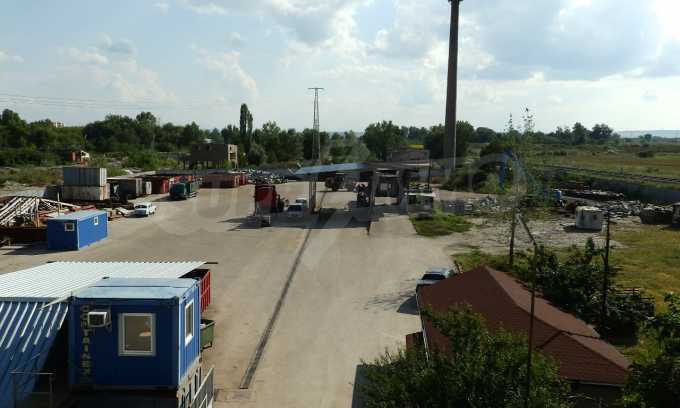 Работещо предприятие в западната промишлена зона на град Видин