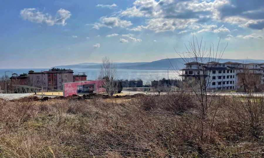 Атрактивен парцел, подходящ за жилищно застрояване в Бяла