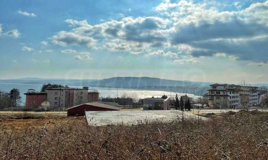 Атрактивен парцел, подходящ за жилищно застрояване в Бяла