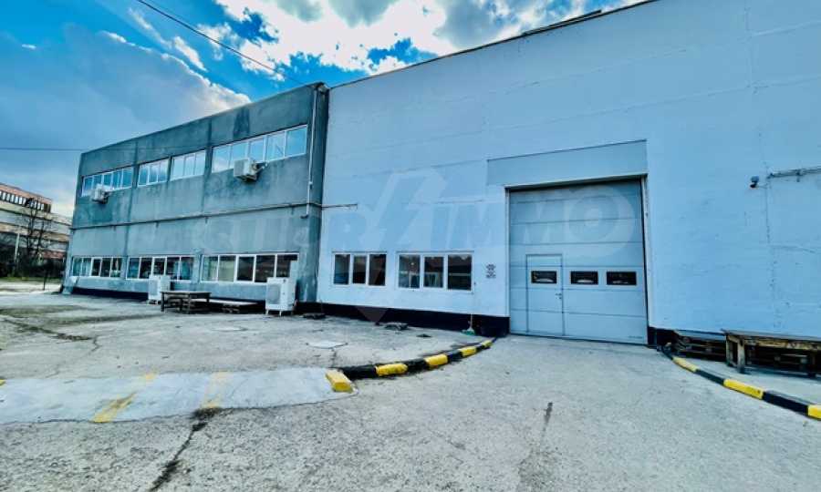 Фабрика в Индустриалната зона на град Ловеч