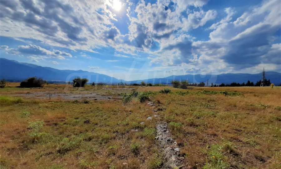 Land for sale with the right to build, located near the ski resort of Bansko