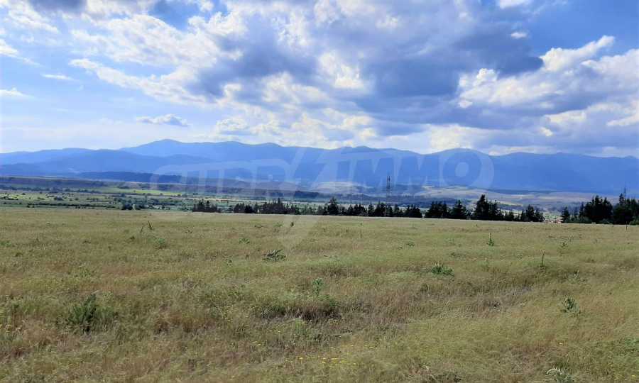 Agricultural land with building rights in the village of Banya