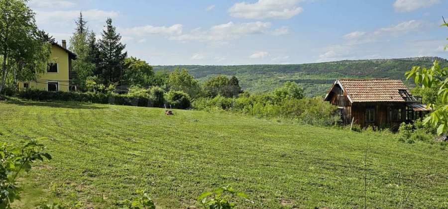 Grundst&uuml;ck zu verkaufen im Gebiet &bdquo;Arbanashko Bardo&ldquo; &ndash; 1260 m&sup2;. 