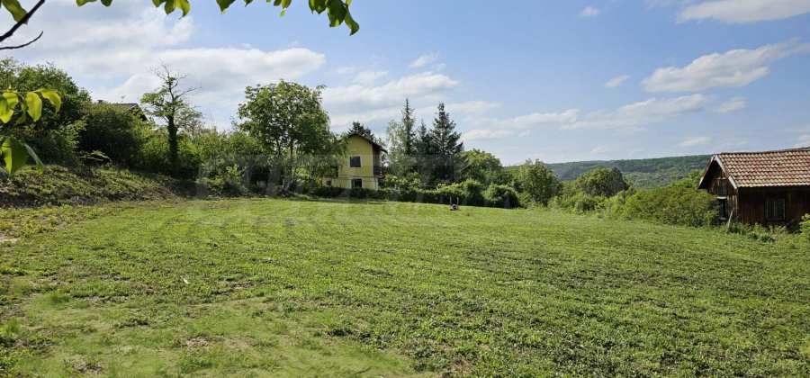 Grundst&uuml;ck zu verkaufen im Gebiet &bdquo;Arbanashko Bardo&ldquo; &ndash; 1260 m&sup2;. 