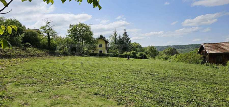 Grundst&uuml;ck zu verkaufen im Gebiet &bdquo;Arbanashko Bardo&ldquo; &ndash; 1260 m&sup2;. 
