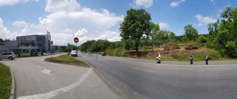 Grundst&uuml;ck zu verkaufen, 2711 qm. auf der Stra&szlig;e "Magistralna", Weliko Tarnowo  
