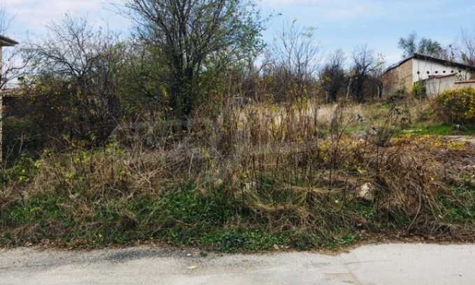 Geregeltes Grundst&uuml;ck f&uuml;r Wohnbau, 3 km von Veliko Tarnovo entfernt 