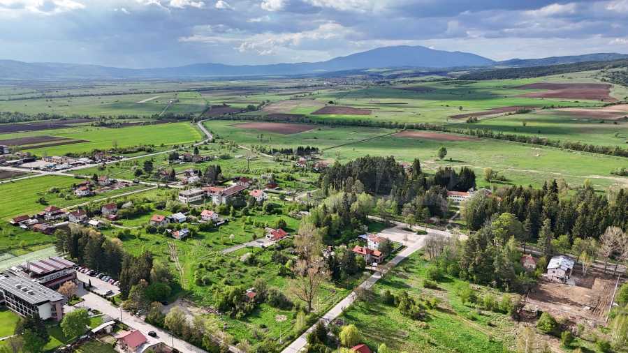 Great investment property near the villages of Alino and Belchin