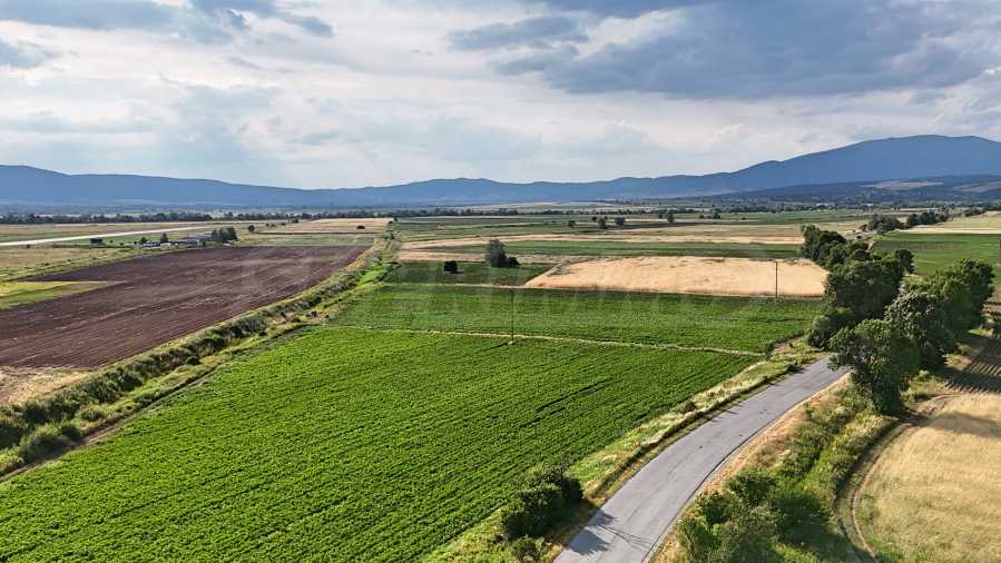 Great investment property near the villages of Alino and Belchin