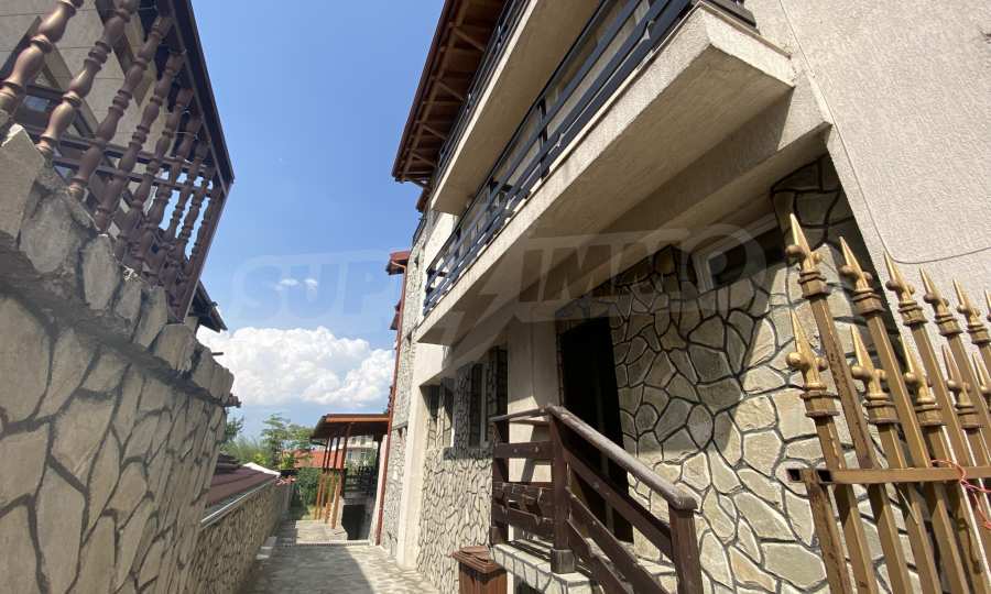 Реновиран и атрактивен хотел, ситуиран на 500 м от лифта и центъра на града