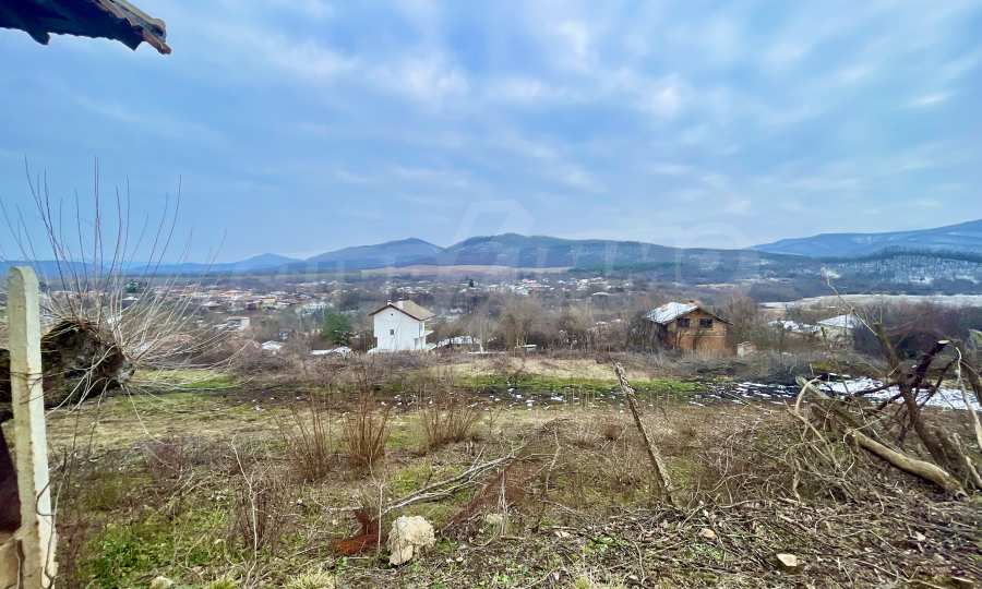 Reguliertes Bauland f&uuml;r Wohnbebauung, 21 km von Veliko Tarnovo entfernt  