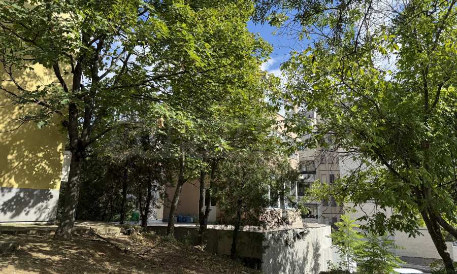 Unabhängiges Gebäude mit gemischter Nutzung in der Stadt Veliko Tarnovo, Zone „B“  
