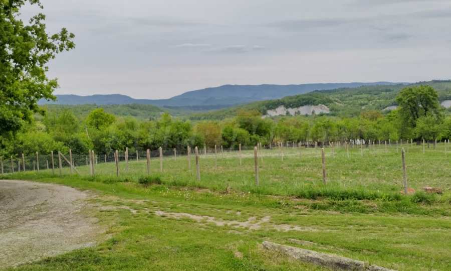 UPI f&uuml;r den Wohnungsbau, nur 6 km von der Stadt Elena entfernt