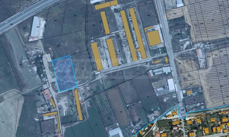 Промишлен парцел с удобен достъп и близо до комуникации в Ахелой 