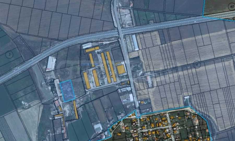 Промишлен парцел с удобен достъп и близо до комуникации в Ахелой 