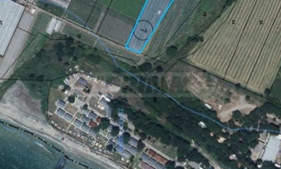 Атрактивен парцел на втора линия море в м-т Къмпинга в Ахелой 