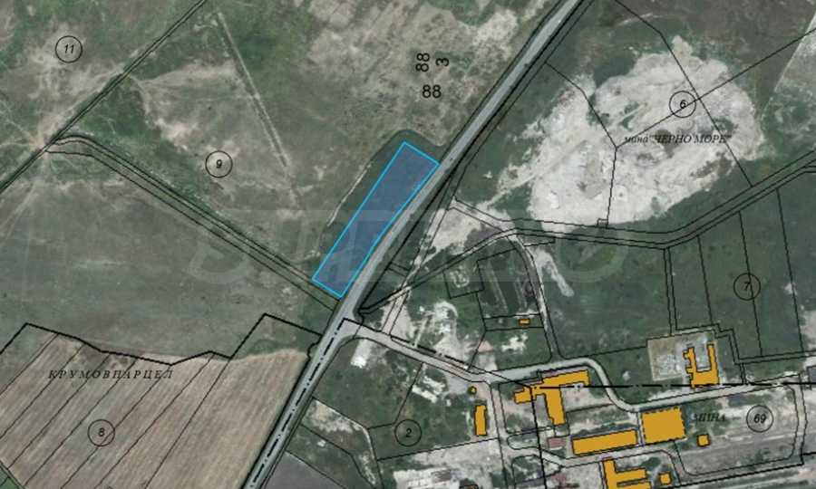 Урегулиран промишлен парцел с лице 200 м на пътя Бургас - Каблешково 
