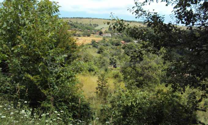Geregeltes Baugrundst&uuml;ck, 8 km vom Dorf Bozhentsi entfernt