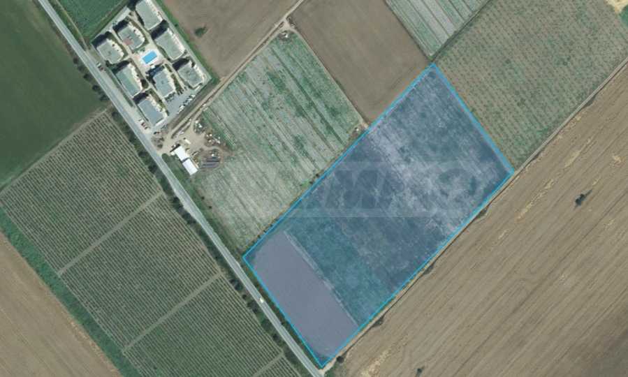 Large-scale land property with a strategic location near Sunny Beach 