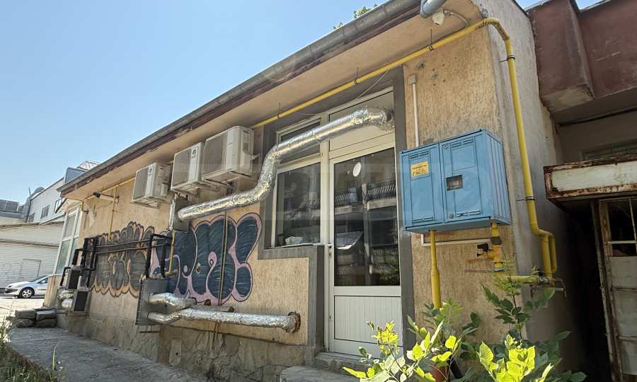 Търговско помещение в най-оживената част на кв. "Бузлуджа" 