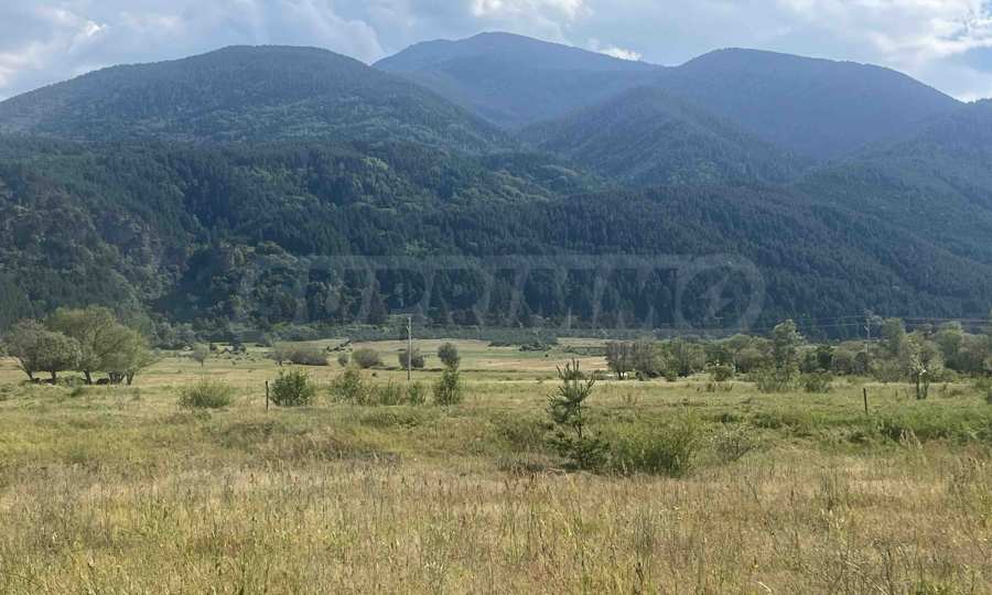 Земя с гледка към Пирин, разположена в близост до Добринище
