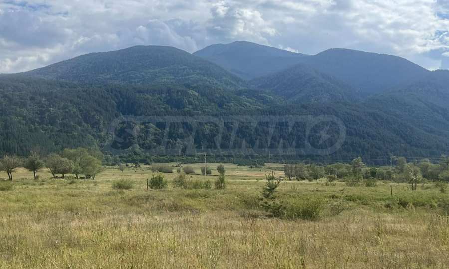Земя с гледка към Пирин, разположена в близост до Добринище