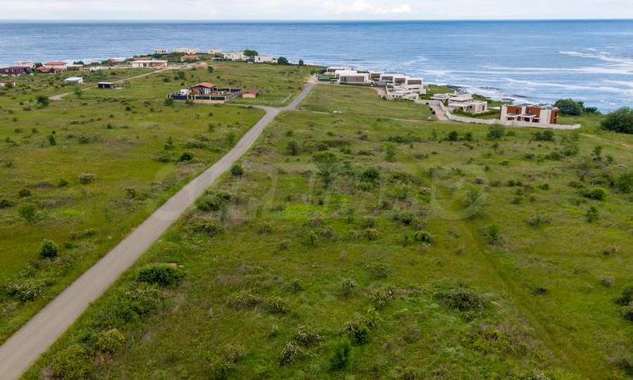 Plot of land in regulation on the second line of the sea near Lozenets and camping "Arapya"  