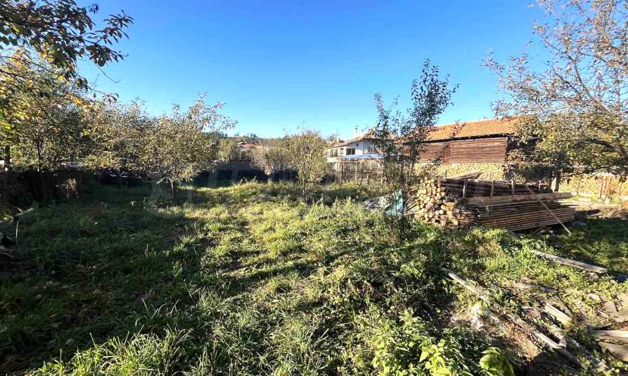 Парцел за застрояване в курортно село Баня, в близост до Банско