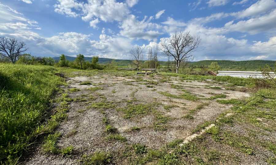 Инвестиционен парцел с панорамна гледка към красивия Балкан 