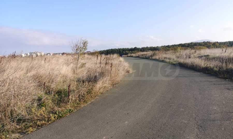 Investment plot in a picturesque area, near Lozenets 