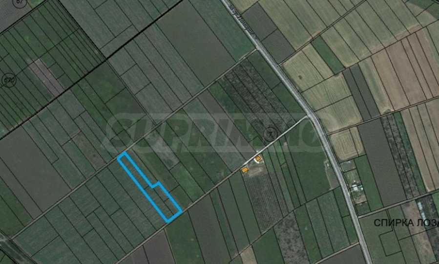 Земельный участок с видом на море, расположенный в районе остановки Лоза в Поморие. 