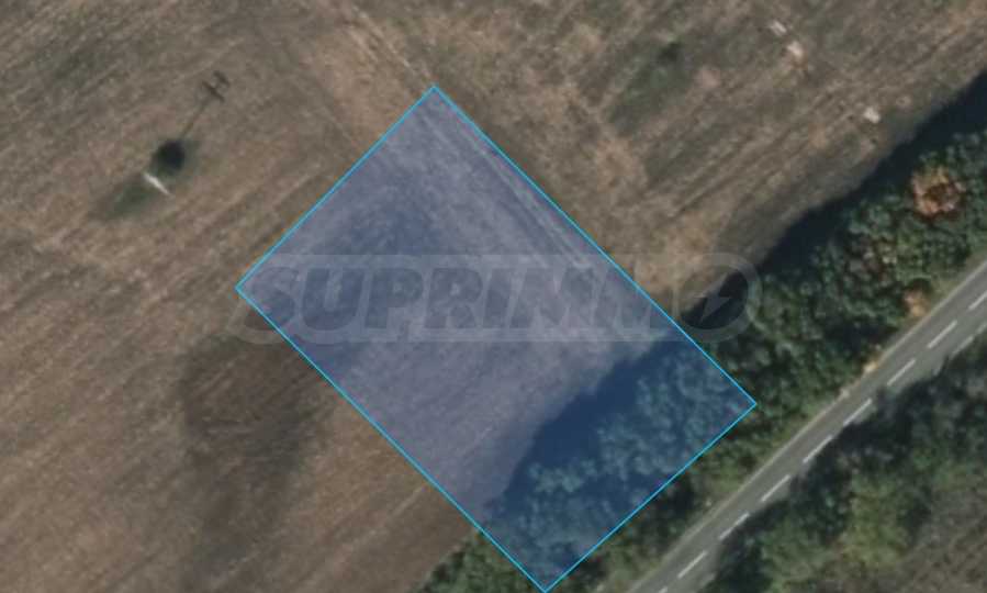 Парцел със стратегическа локация и лице на главен път Бургас – Средец 