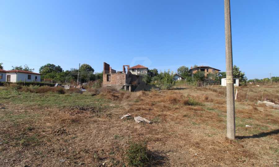 Regulated plot of land for a family house in the village of Varvara