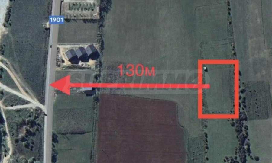 Земеделска земя, разположена между село Баня и Банско